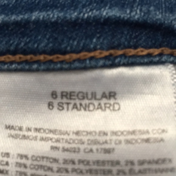 Mid-Rise Skinny Jean - Picture 4 of 4